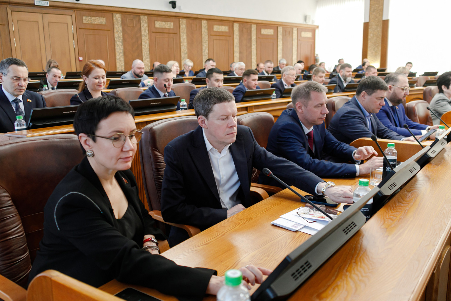 Депутаты Законодательного Собрания поддержали инициативу губернатора Алексея Текслера о ежемесячной доплате водителям скорой помощи