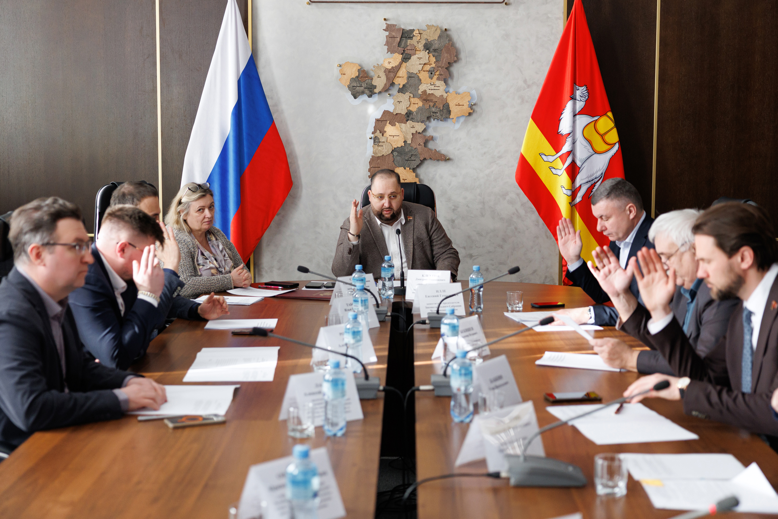 Комитет по экономической политике и предпринимательству рассмотрел итоги реализации в 2025 году проекта по развитию экспорта в Челябинской области