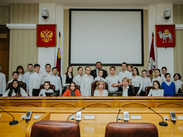 Фото помощника депутата Учащиеся школы № 28 в областном парламенте