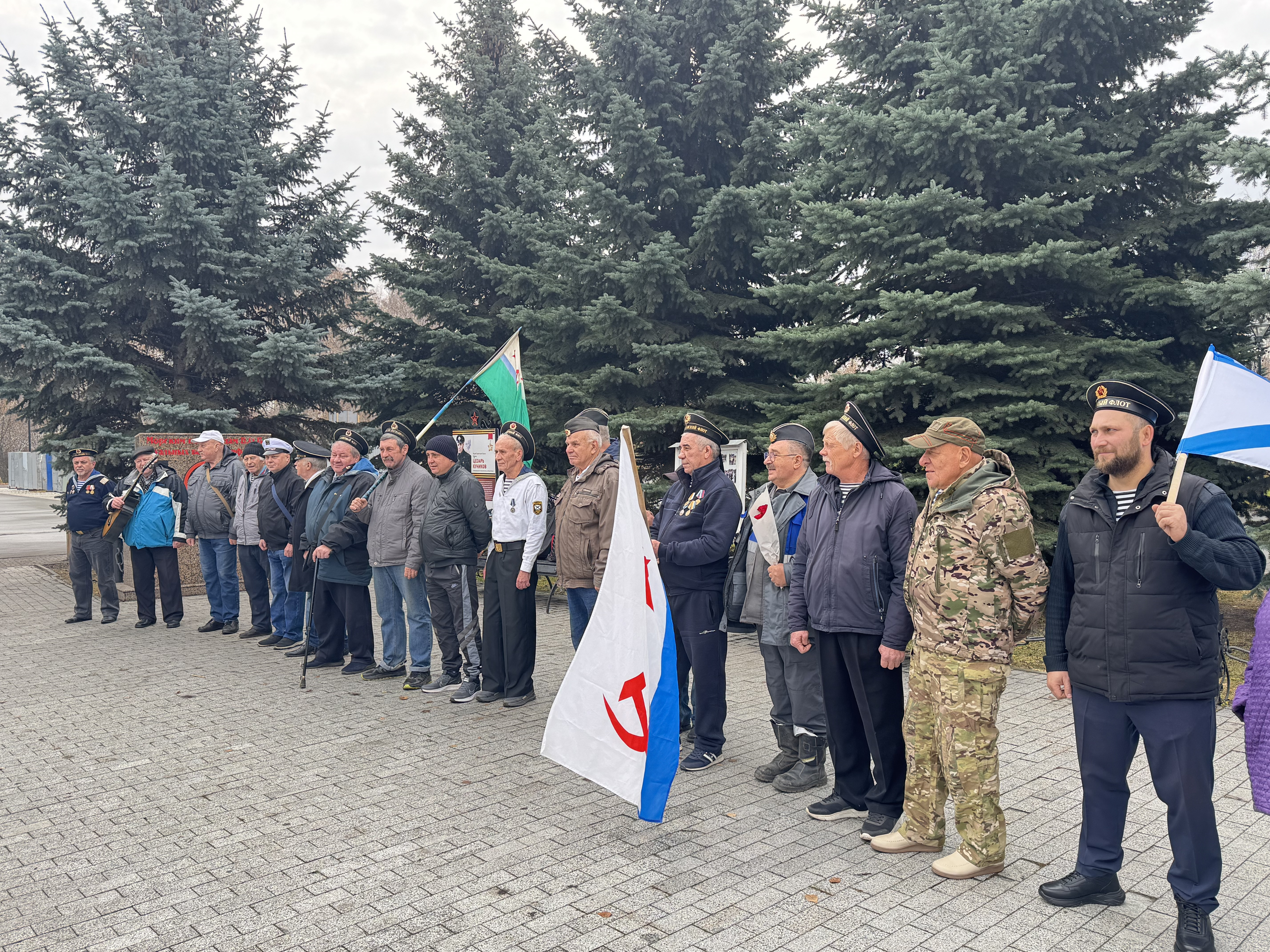 Виген Мхитарян поздравил моряков-надводников с Днем основания Российского военно-морского флота