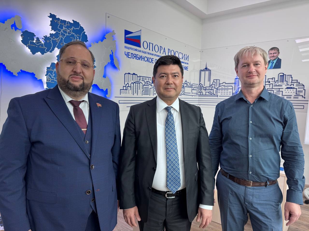 Дмитрий Клеутин встретился с Генеральным консулом Республики Узбекистан