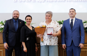 Церемония награждения работников сферы здравоохранения
