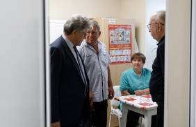Александр Журавлев посетил фельдшерско-акушерский пункт в деревне Щапино