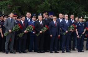 Церемония возложения венков и цветов к Вечному Огню ко Дню памяти и скорби