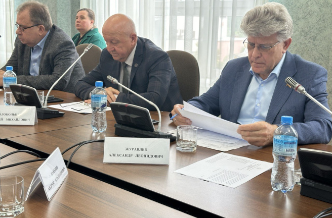 Комитет Законодательного Собрания по социальной политике обсудил реализацию Закона «О государственной социальной помощи в Челябинской области» в 2024 году и за первые пять месяцев 2025 года