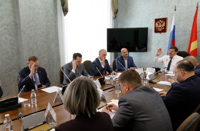 Депутаты обсудили итоги прошедшего в регионе отопительного сезона