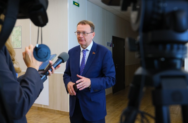 Первый заместитель председателя комитета Законодательного Собрания по промышленной политике, энергетике, транспорту и тарифному регулированию Владимир Перезолов о новом перспективном направлении скоростного электропоезда