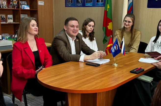 Владислав Уланов провёл рабочий день в Троицком округе