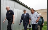 Александр Журавлев посетил фельдшерско-акушерский пункт в деревне Щапино