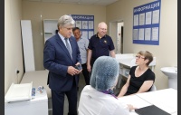 Александр Журавлев посетил фельдшерско-акушерский пункт в деревне Щапино
