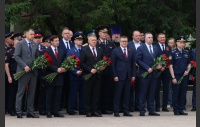 Церемония возложения венков и цветов к Вечному Огню ко Дню памяти и скорби