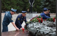 Церемония возложения венков и цветов к Вечному Огню ко Дню памяти и скорби