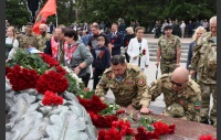 Церемония возложения венков и цветов к Вечному Огню ко Дню памяти и скорби