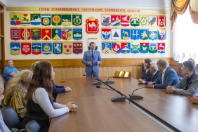 Депутат Сергей Буяков вручил награды Законодательного Собрания