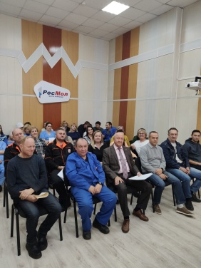 Депутат Валерий Колокольцев провел встречи с избирателями Ленинского района Магнитогорска