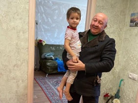 Депутаты Законодательного Собрания принимают участие в новогодних благотворительных акциях