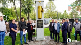 Евгений Рева принял участие в открытии стелы в честь спортшколы "Алмаз"