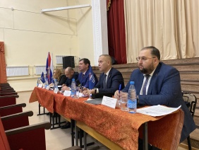 Депутаты отчитались о деятельности областного парламента перед жителями Южного избирательного округа