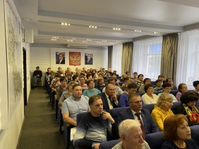 Депутаты отчитались о деятельности областного парламента перед жителями Южного избирательного округа