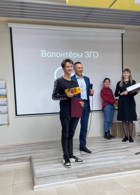 Депутат Олег Садовских поздравил волонтеров с днем рождения отряда