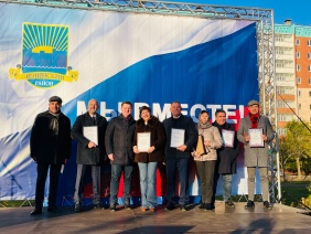 Заместитель председателя Законодательного Собрания Вадим Ромасенко поздравил жителей Ленинского района с появлением нового сквера возле ДК «Станкомаш»