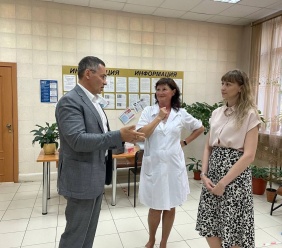 Депутат Олег Садовских обратил внимание на нехватку донорской крови в своем округе