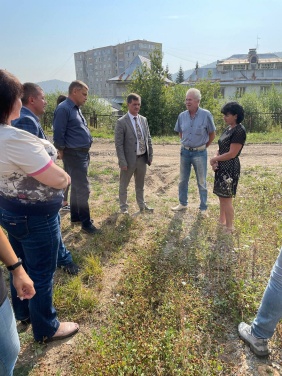 Председатель комитета Законодательного Собрания по экологии и природопользованию Михаил Махов провел выездное совещание по вопросу объектов накопленного экологического вреда окружающей среде на территории региона
