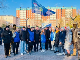 Заместитель председателя Законодательного Собрания Вадим Ромасенко поздравил жителей Ленинского района с появлением нового сквера возле ДК «Станкомаш»
