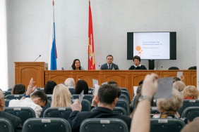 Председатель Законодательного Собрания Челябинской области Александр Лазарев поприветствовал участников конференции Союза журналистов Челябинской области 