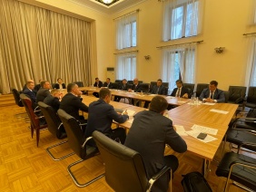 Председатель комитета Законодательного Собрания по экономической политике и предпринимательству Евгений Илле провел встречи в Торговом представительстве Российской Федерации в Китайской Народной Республике