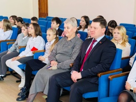 Заместитель председателя Законодательного Собрания Вадим Ромасенко принял участие в презентации книги об Арктике