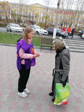 Депутат Олег Садовских поздравил старшее поколение Златоуста с Днем пожилого человека