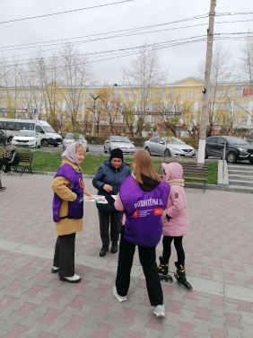 Депутат Олег Садовских поздравил старшее поколение Златоуста с Днем пожилого человека