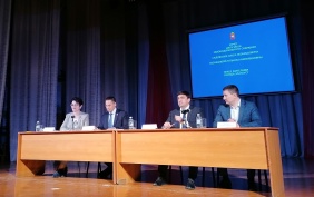 Депутаты Олег Садовских и Татьяна Кузнецова провели встречу с жителями Златоуста