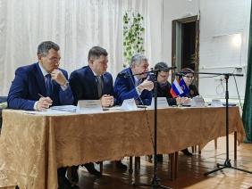 Депутат Олег Садовских провел встречу с жителями поселков Новотагилка, Селянкино и Наилы.