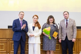 Заместитель председателя Законодательного Собрания Олег Гербер поздравил победителей конкурсов журналистских работ на лучшее освещение деятельности областного парламента