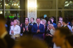 Депутаты Законодательного Собрания посетили осенний бал студентов ЮУГМУ