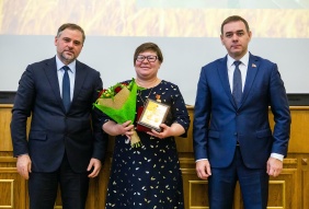 В Законодательном Собрании прошла церемония награждения лауреатов премии областного парламента в сфере агропромышленного комплекса