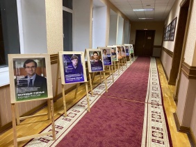 Александр Лазарев вручил стипендии Законодательного Собрания студентам и аспирантам профессиональных образовательных организаций и образовательных организаций высшего образования