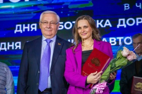 Заместитель председателя Законодательного Собрания Юрий Карликанов поздравил работников дорожного хозяйства и автомобильного транспорта