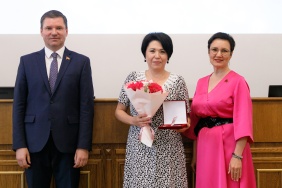 Премию Законодательного Собрания в сфере здравоохранения вручили шестидесяти лучшим медицинским работникам Челябинской области