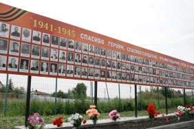 Рабочая поездка первого заместителя председателя Законодательного Собрания Дениса Моисеева в поселок Бектыш Еткульского района