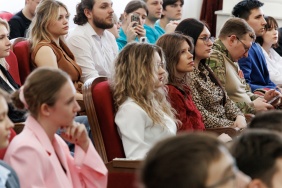 Церемония награждения победителей смотра-конкурса молодежных парламентских формирований и конкурса "Парламентские дебаты"