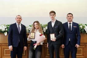 Церемония награждения победителей смотра-конкурса молодежных парламентских формирований и конкурса "Парламентские дебаты"
