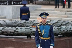 Церемония возложения венков и цветов к Вечному Огню ко Дню памяти и скорби