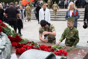 Церемония возложения венков и цветов к Вечному Огню ко Дню памяти и скорби