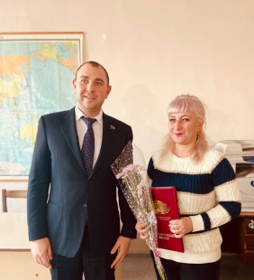 Михаил Видгоф вручил благодарственные письма и Почетные грамоты заслуженным работникам Челябинского тракторного завода «ЧТЗ-УРАЛТРАК»