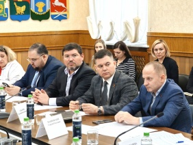 Комитет по экономической политике заслушал доклад об итогах деятельности правительства Челябинской области за 2022 год по вопросам ведения комитета