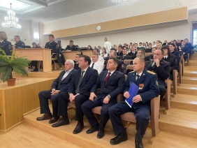 Евгений Субачев поздравил сотрудников отдела МВД Миасса с профессиональным праздником