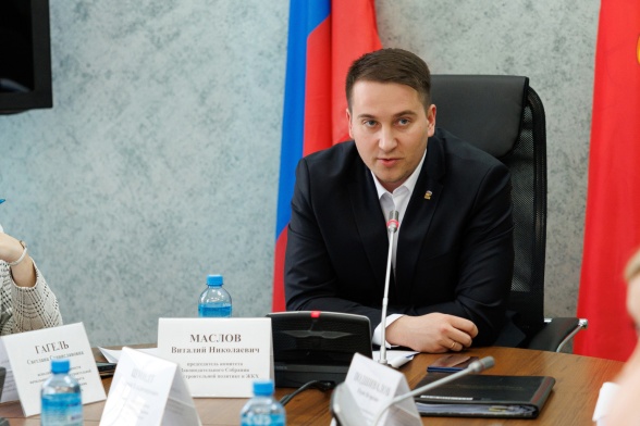 Председатель комитета по строительной политике и ЖКХ Виталий Маслов об итогах реализации в 2025 году национального проекта «Инфраструктура для жизни»